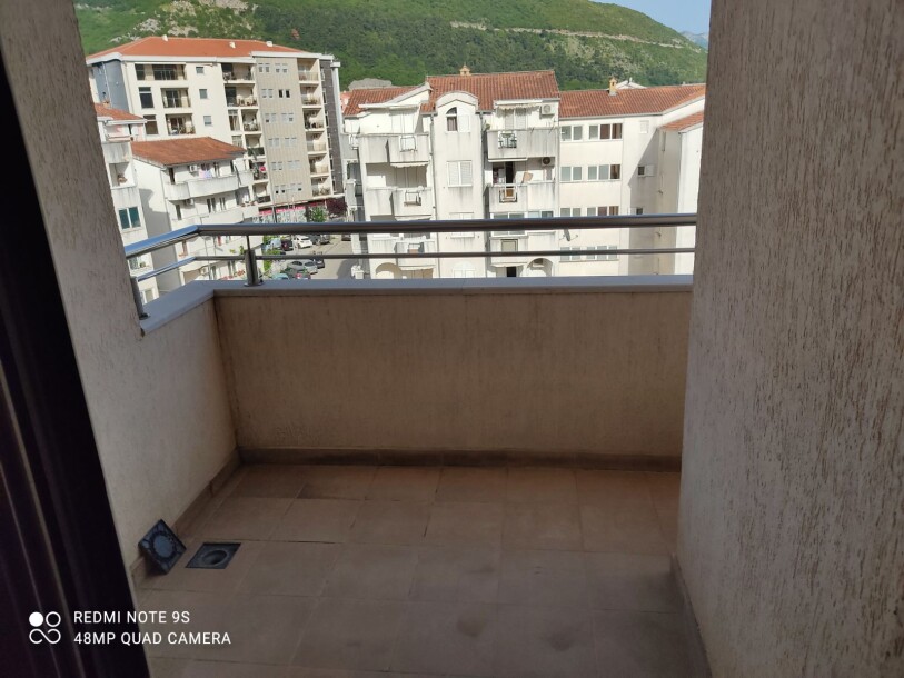 Spacious one bedroom apartment in Budva-9