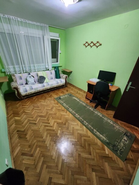 Dvosoban namješten stan u Baru-8