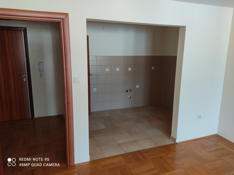 Spacious one bedroom apartment in Budva-3