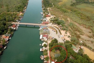 Kuća u Ulcinju na Adi Bojani