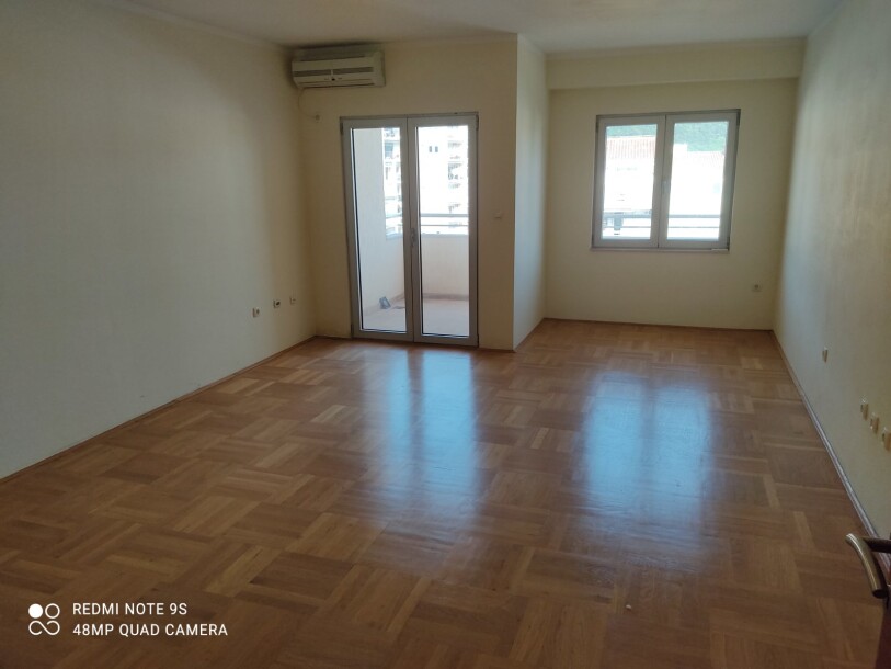 Spacious one bedroom apartment in Budva-2